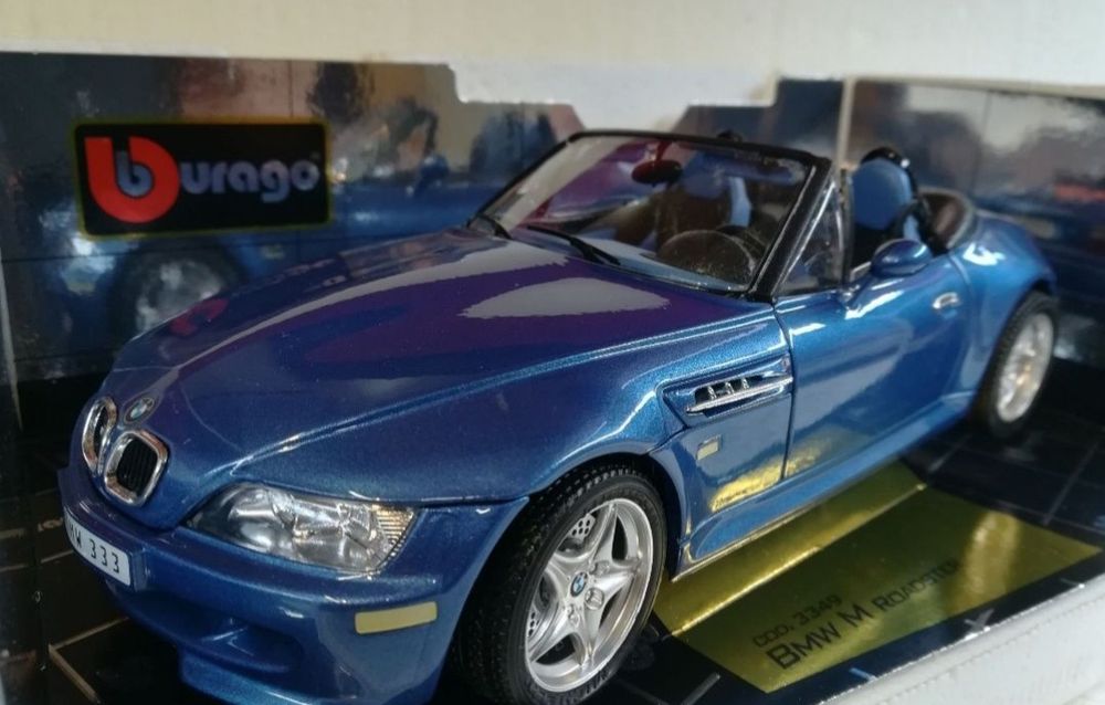 BMW M 1996
Scara 1:18
Bburago

Pozele reflectă realitatea. Se vinde ex