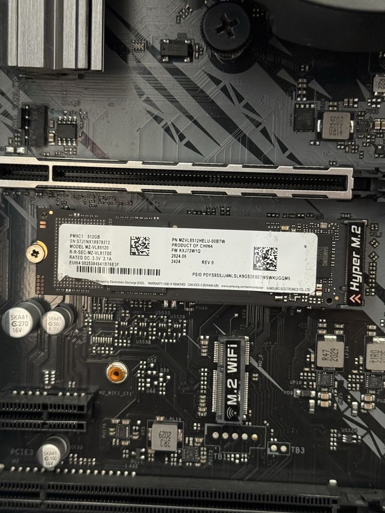 Геймърски компютър с Rtx 3060,ryzen 5 5600x,32 gb ram