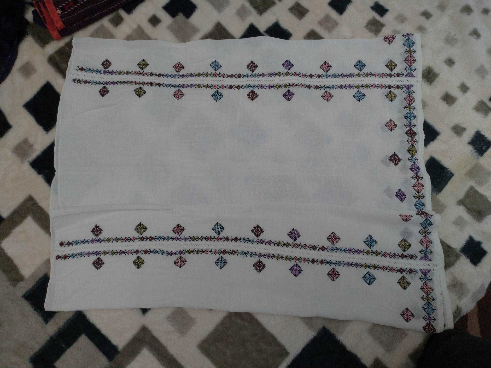 Costum popular vechi de peste 100 de ani din zona Gorjului