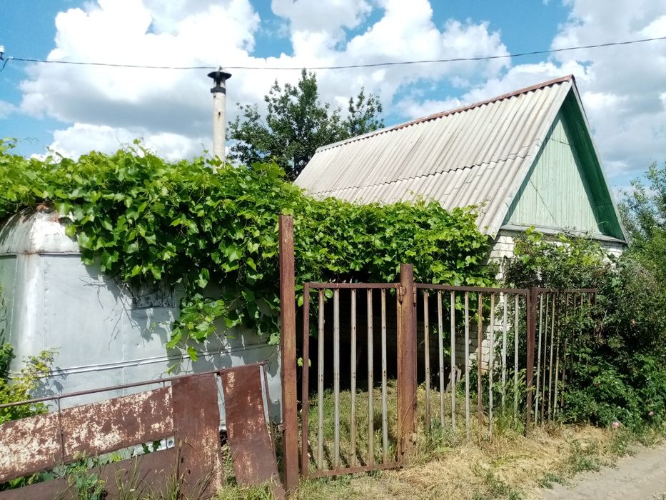 Дача в личной собственности есть документы на землю 12 соток земли  2я