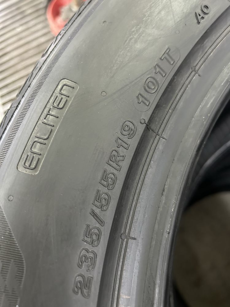 Гуми 235/55/19 и 255/50/19 Bridgestone demo dot 2123