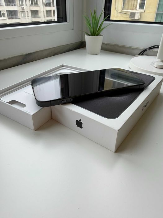 iPhone 15 Pro Max 256GB Black Titanium - без забележки в гаранция