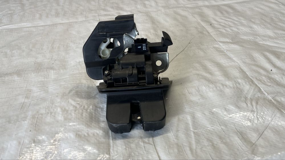 Audi A6 брава за багажник