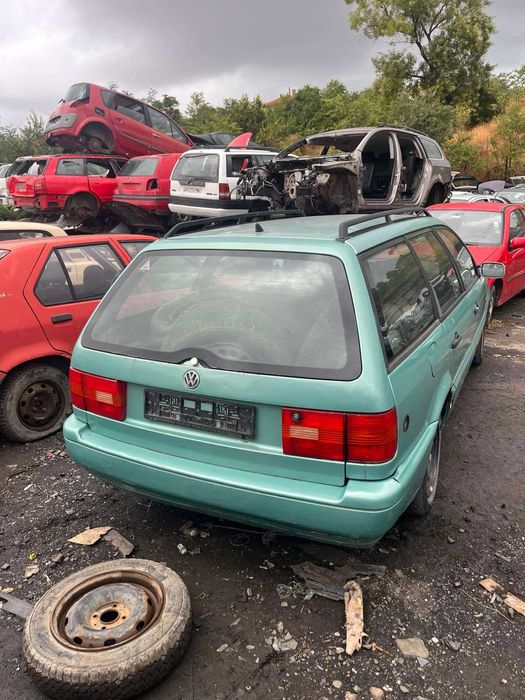 Фолксваген Пасат 1.8 бензин 1994 година на части