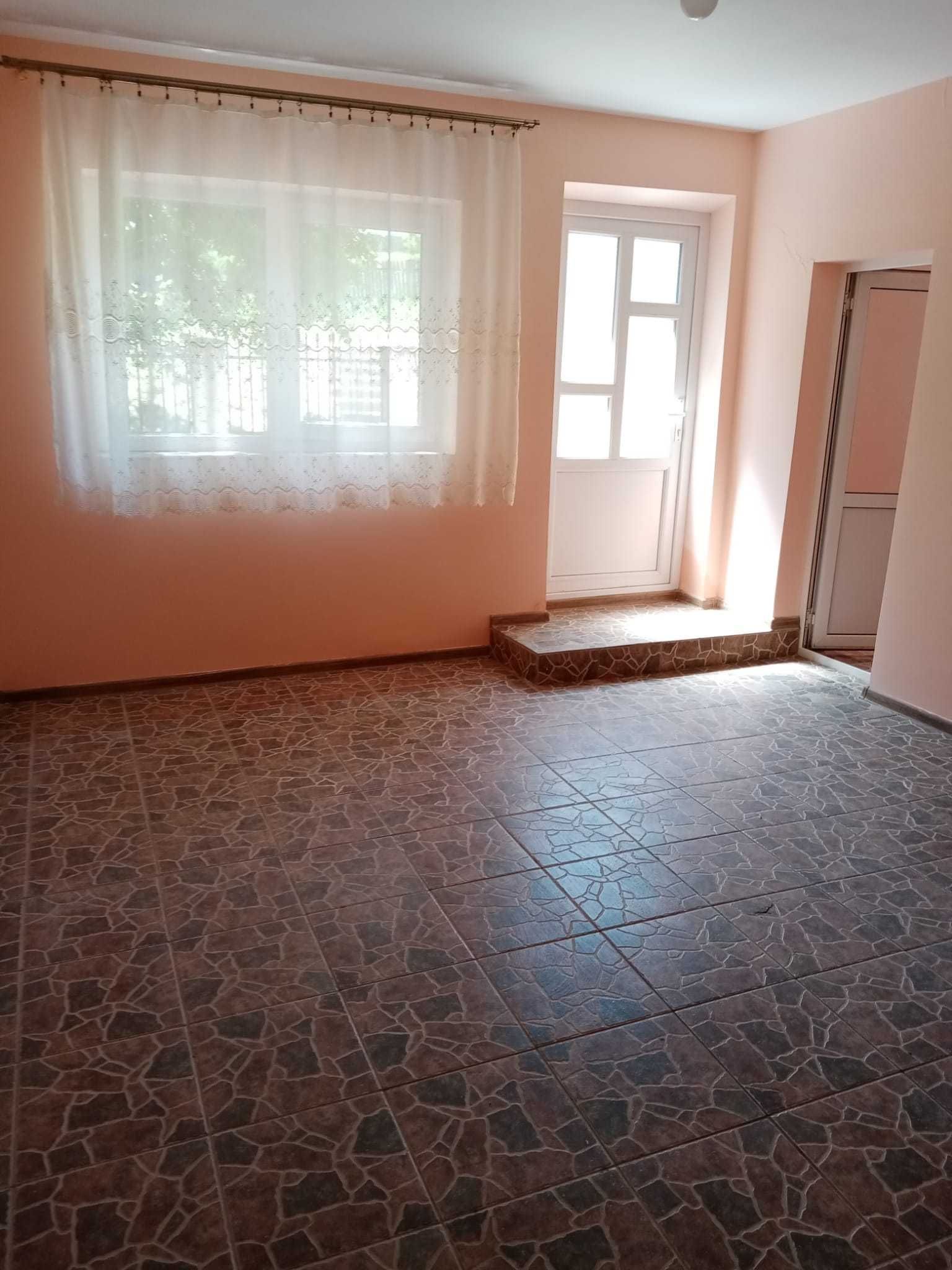 Vând casă cu tot cu teren în Com Roma, Jud. Botoșani