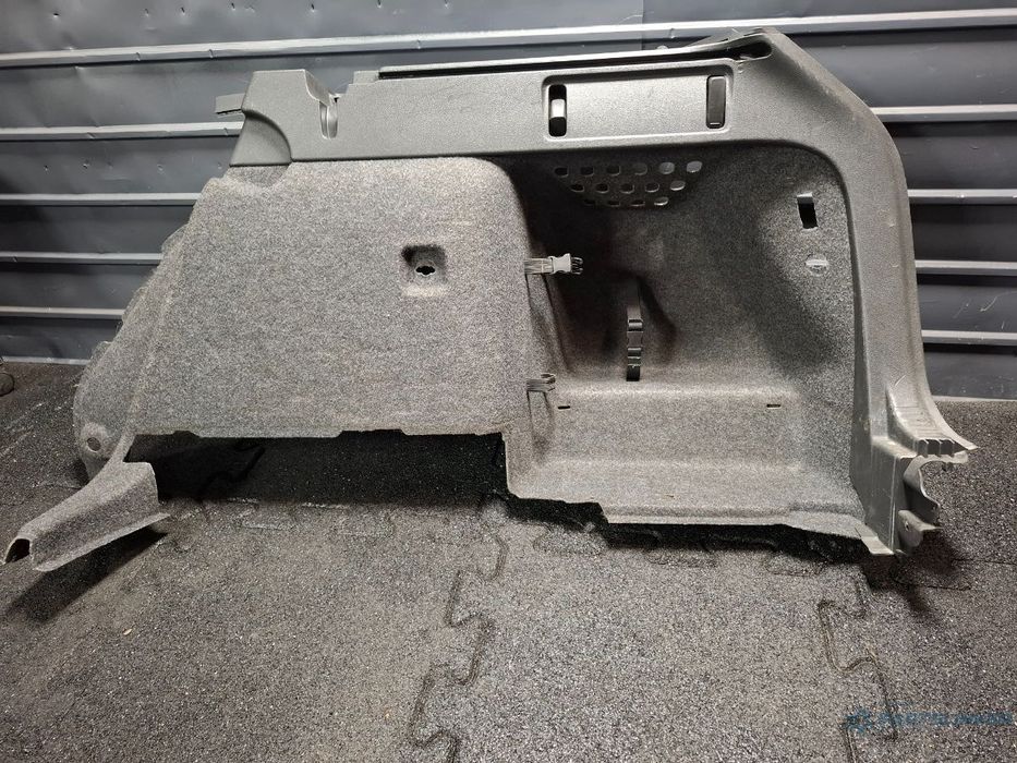 Ornament panou portbagaj dreapta SKODA OCTAVIA Combi 5E5 2012 - > TDI CKFC, CRMB, CYKA 5E9867428AD