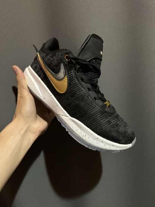 Кроссовки Nike Lebron XX