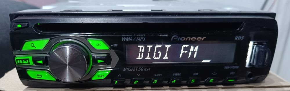 Pioneer DEH-142OUB Radio casetofon auto
