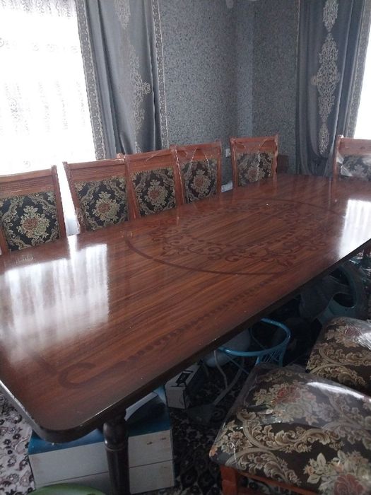 Срочно стол стул сотилади!!