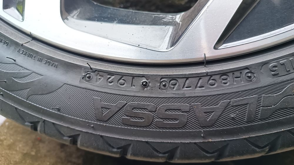 17 цола оригинални джанти на Киа с датчици и  гуми Lassa на един сезон