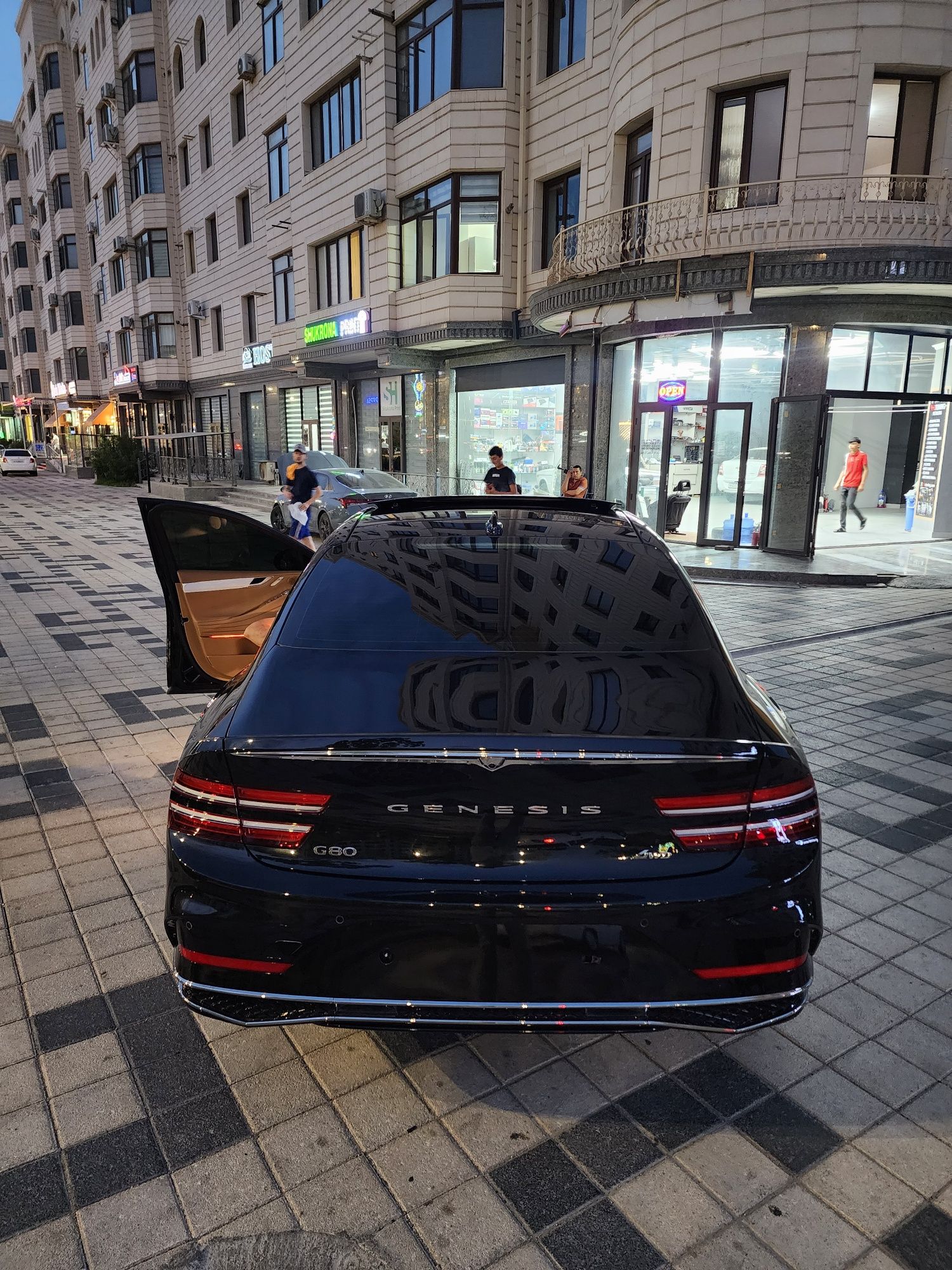 Genesis g80 2025