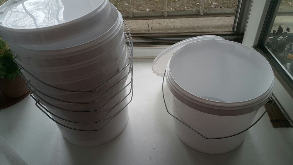 Продам не дорого Пластиковые вёдра 5 л.