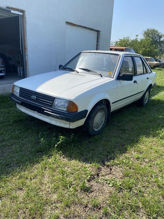 Vând Ford Escort 1983 benzina 1,6 GL