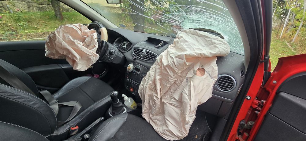 Renault Clio 3 epava / dezmembrări