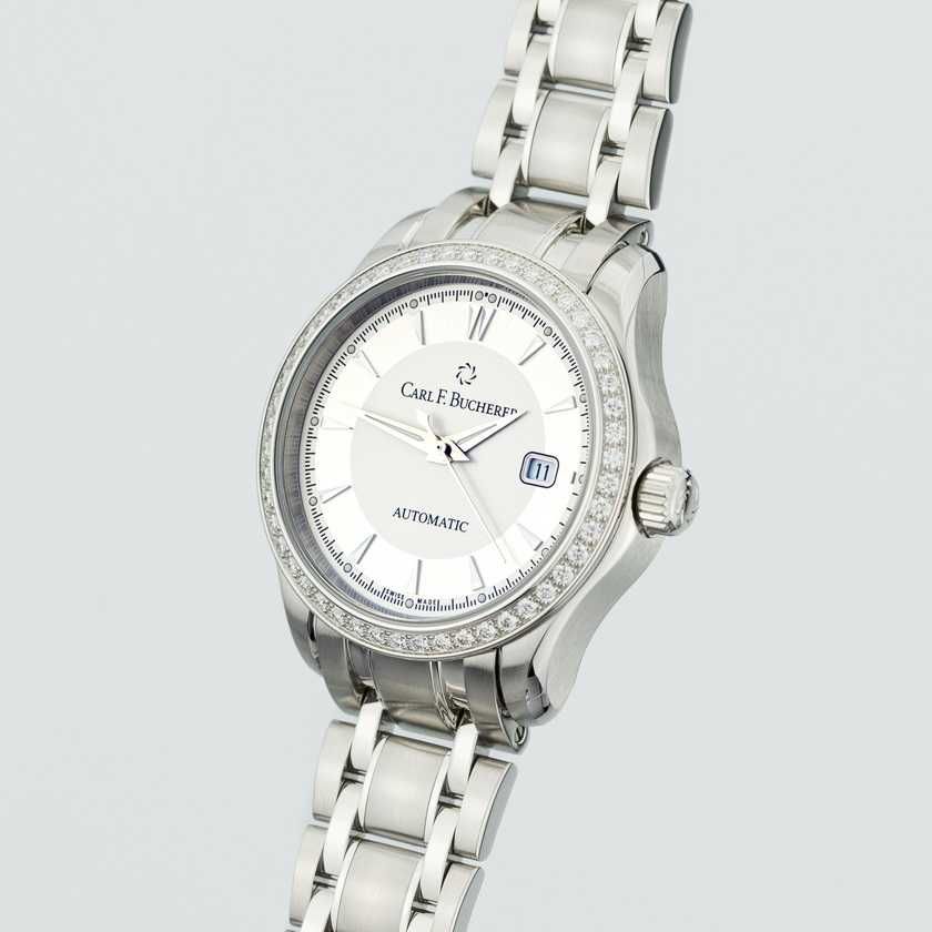 Carl F. Bucherer Diamond bezel Manero 30mm