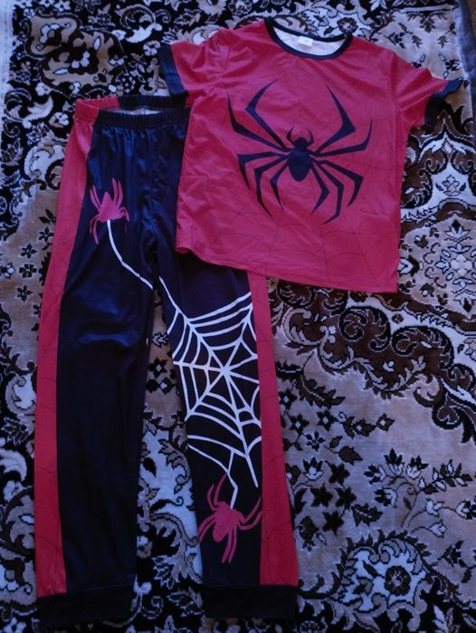 Продам костюм новый р 122 на 5-6 лет