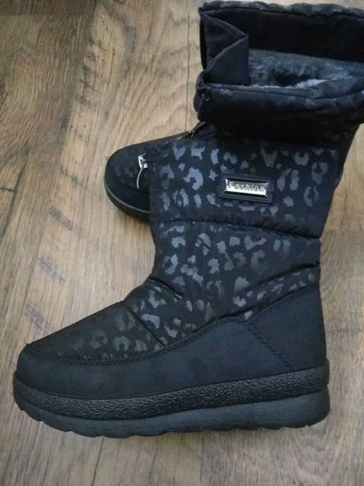 Страхотни дамски апрески с  цъп отпред 38 и 39