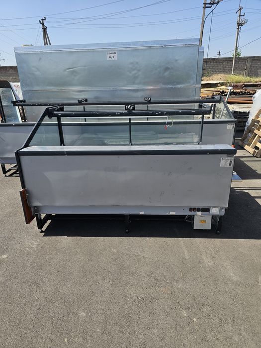 Продаются витринные холодильники