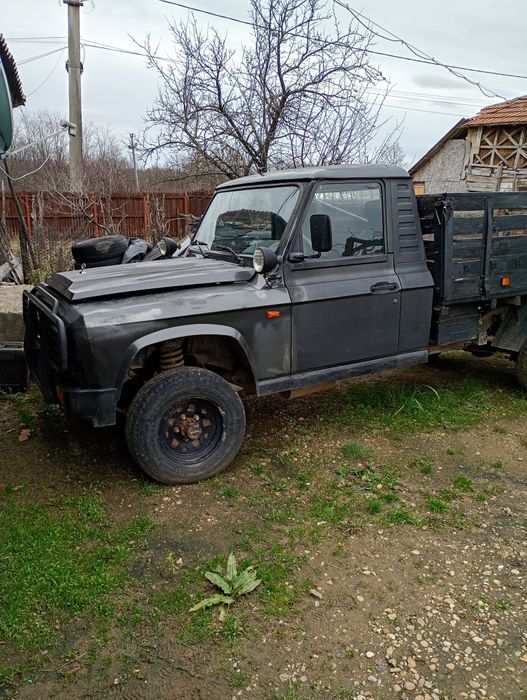 Vând ARO camionetă
