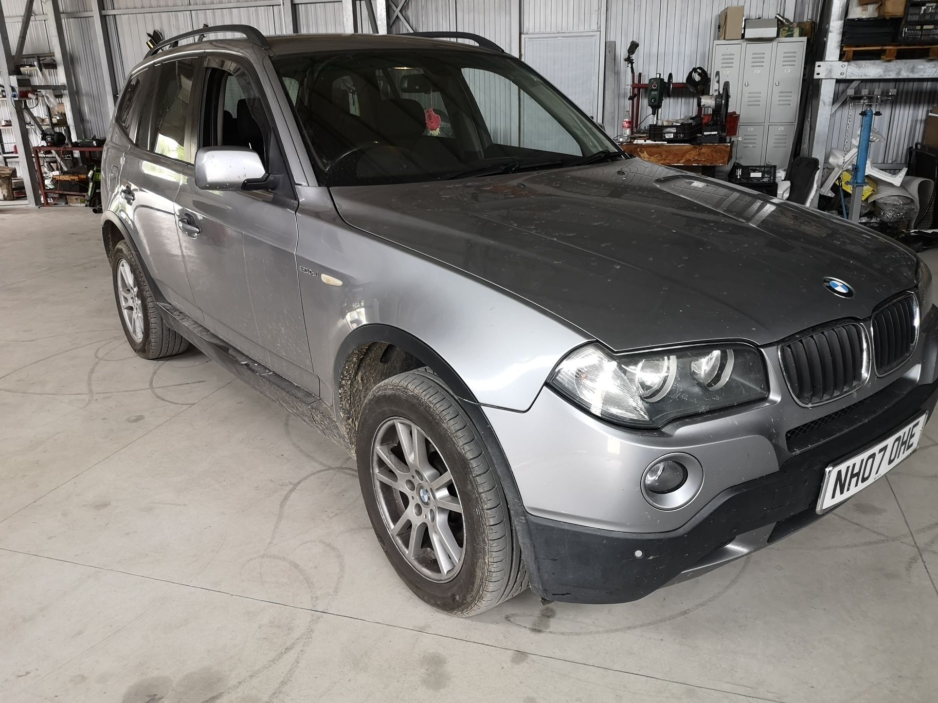 usa fata usa spate BMW x3 2.0d motor capota bara