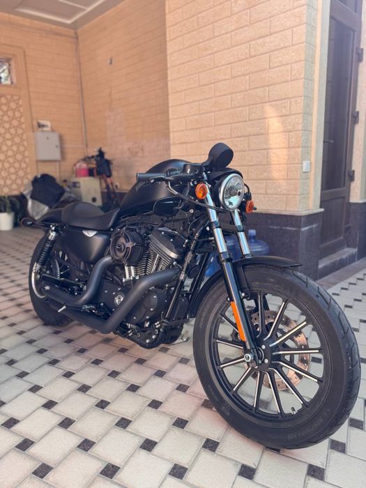 Harley-Davidson Sportster Iron 883