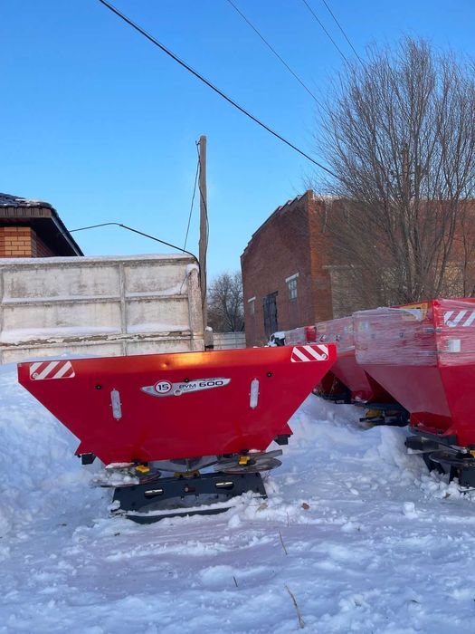 Разбрасыватель минеральных удобрений РУМ-600,800,1000,1200л