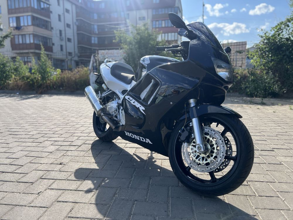 Honda CBR 600f 3