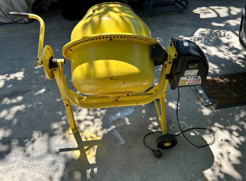 Бетонобъркачка 150 литра нова внос от Англия