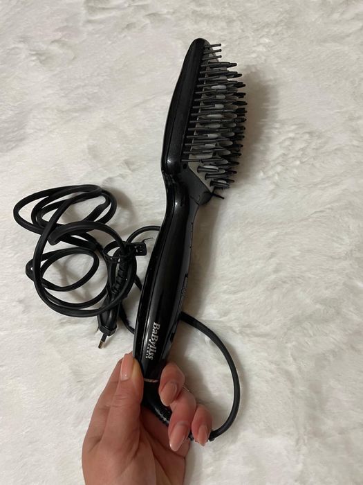 Perie electrica pentru indreptarea parului Babyliss