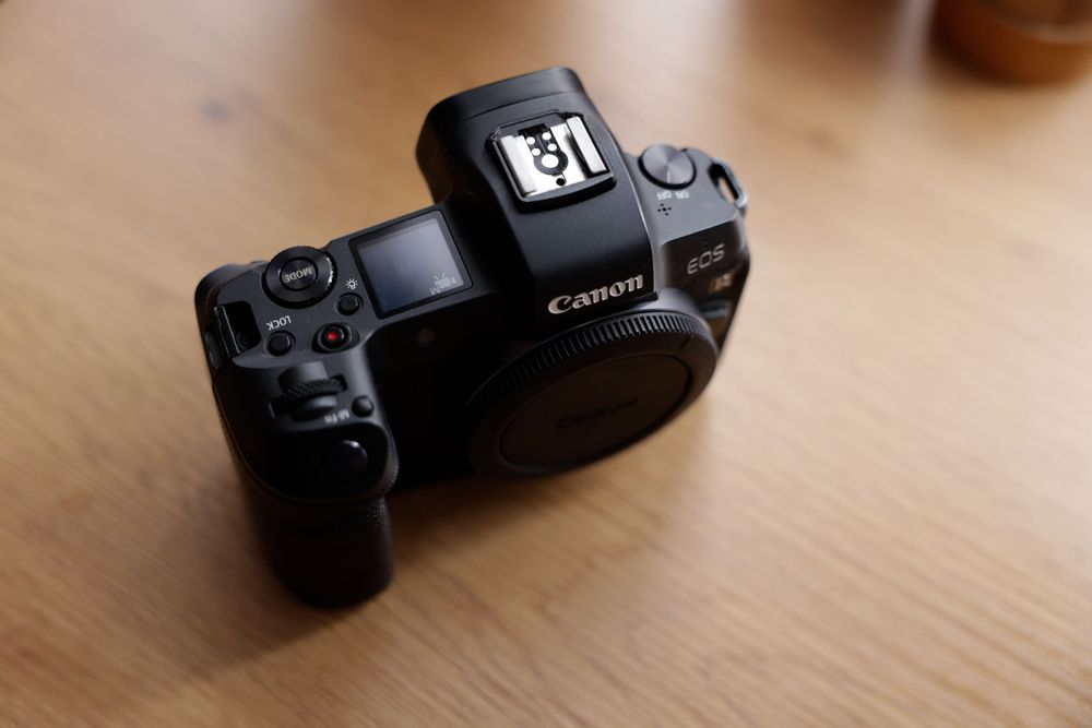 Фотоапарат Canon EOS R + 128GB Sandisk ExtremePro