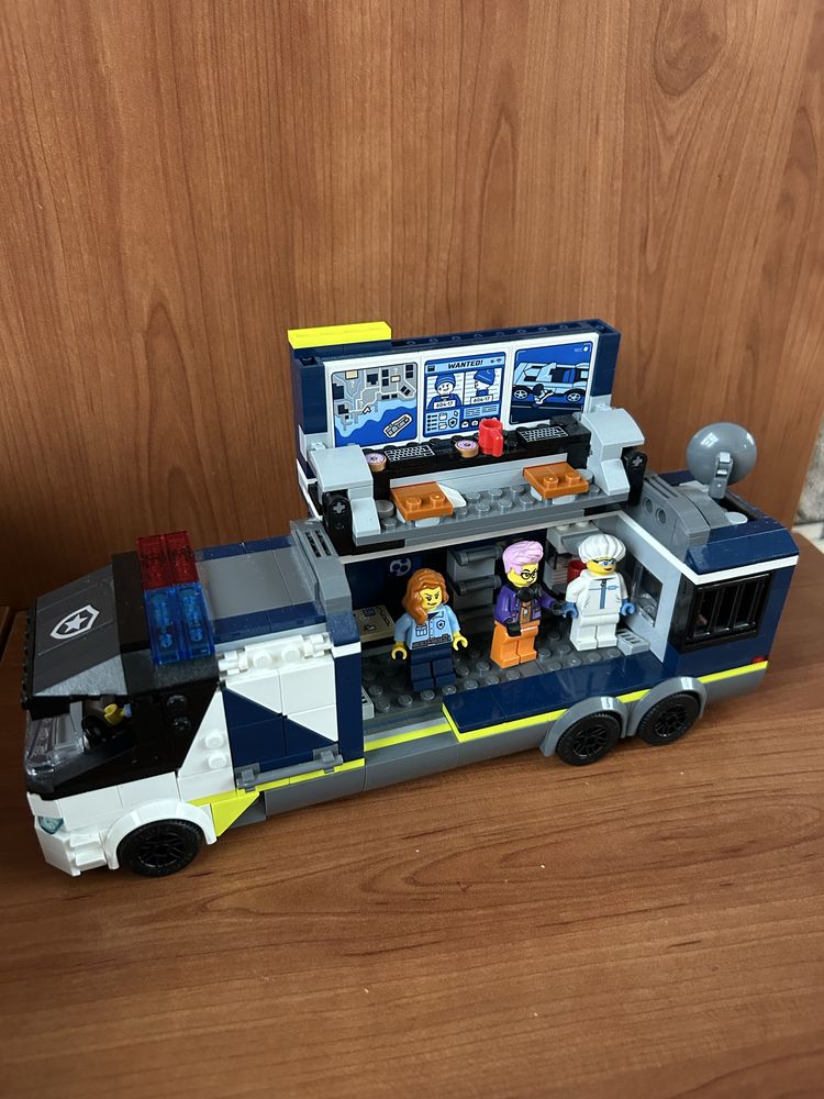 LEGO полицейски камион / лего камион