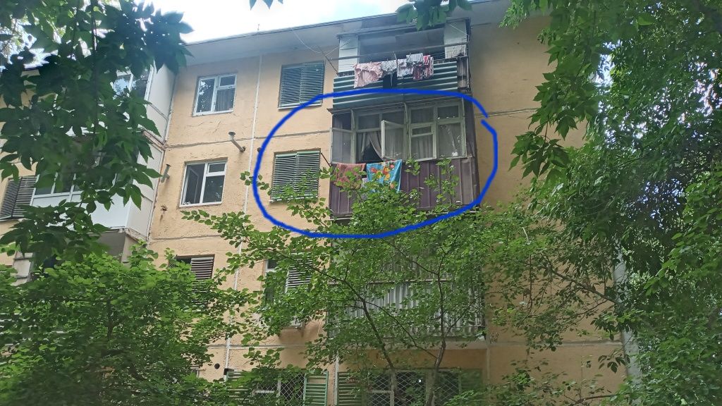 ЖУДА КУЛАЙ ёнма-ён 2 та 2 хоналик квартира сотилади / бартер бор