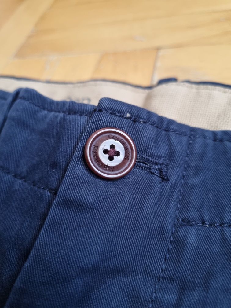 Pantaloni Chino, GAP, Bărbați - 28/32
Un material foarte plăcut la ati