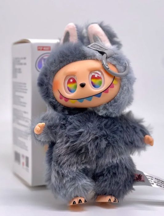 Лабу‌бу игрушек в виде монстров