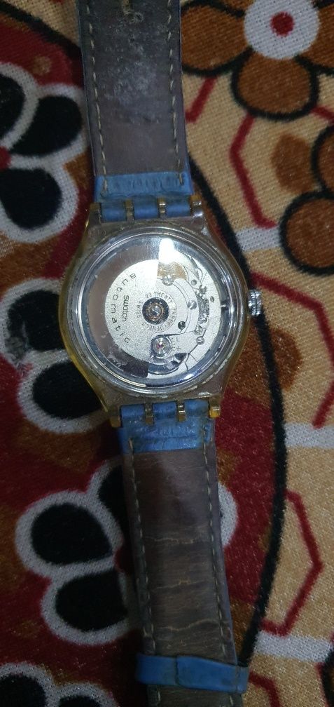 Продавам часовник. swatch .swiss