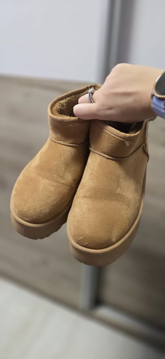 Ghete tip UGG cu fundiță