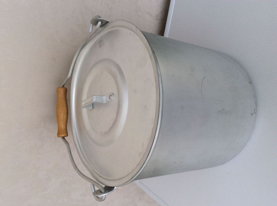 Ведро-кастрюля с крышкой