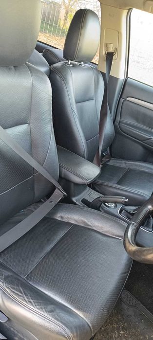 Dezmembrez  Mitsubishi Outlander 3   2.3 DI-D  2013