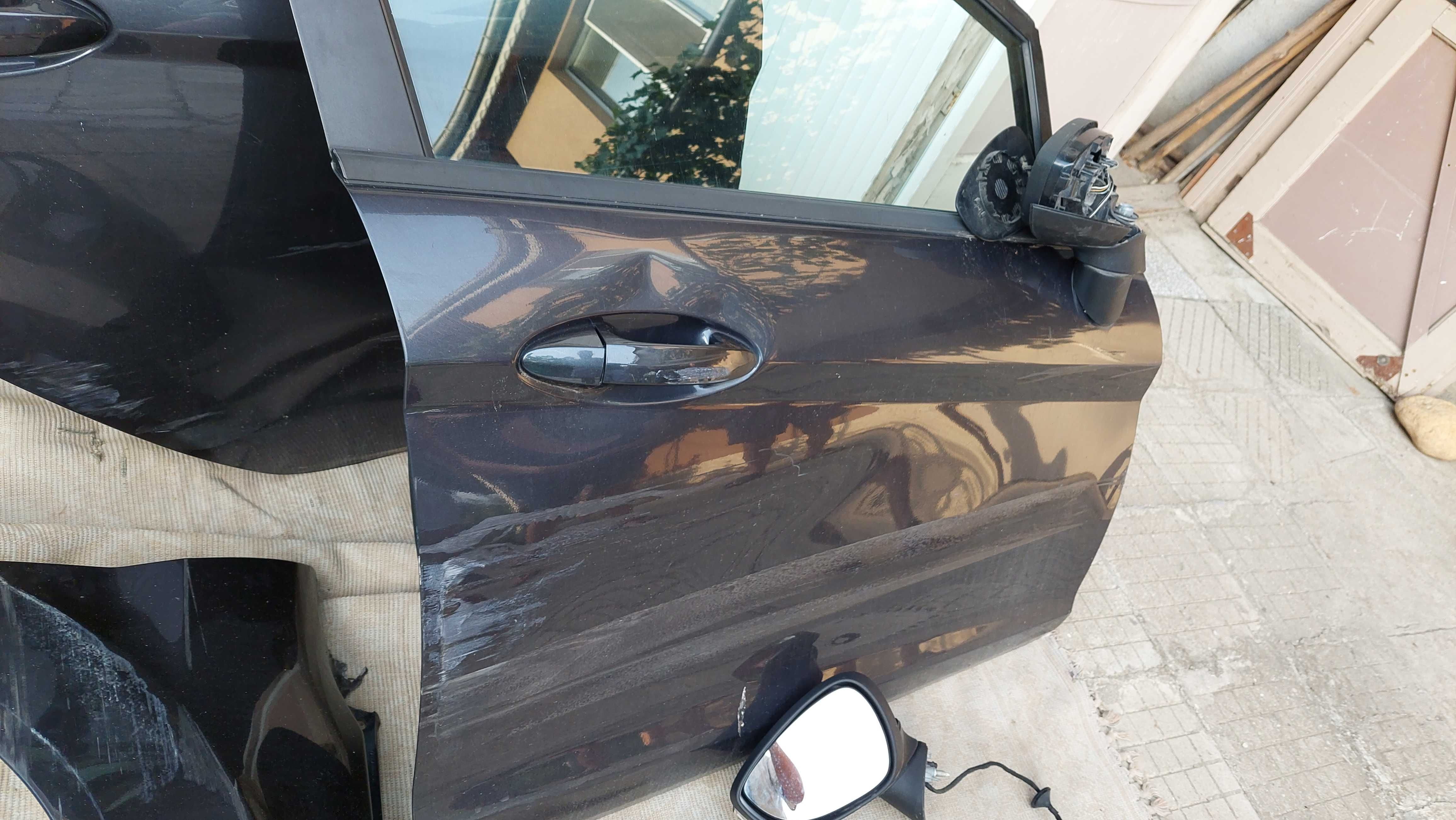 Предна дясна врата и калник за Ford Fiesta Mk7