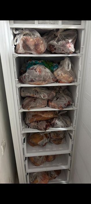 Срочно  продам морозильник