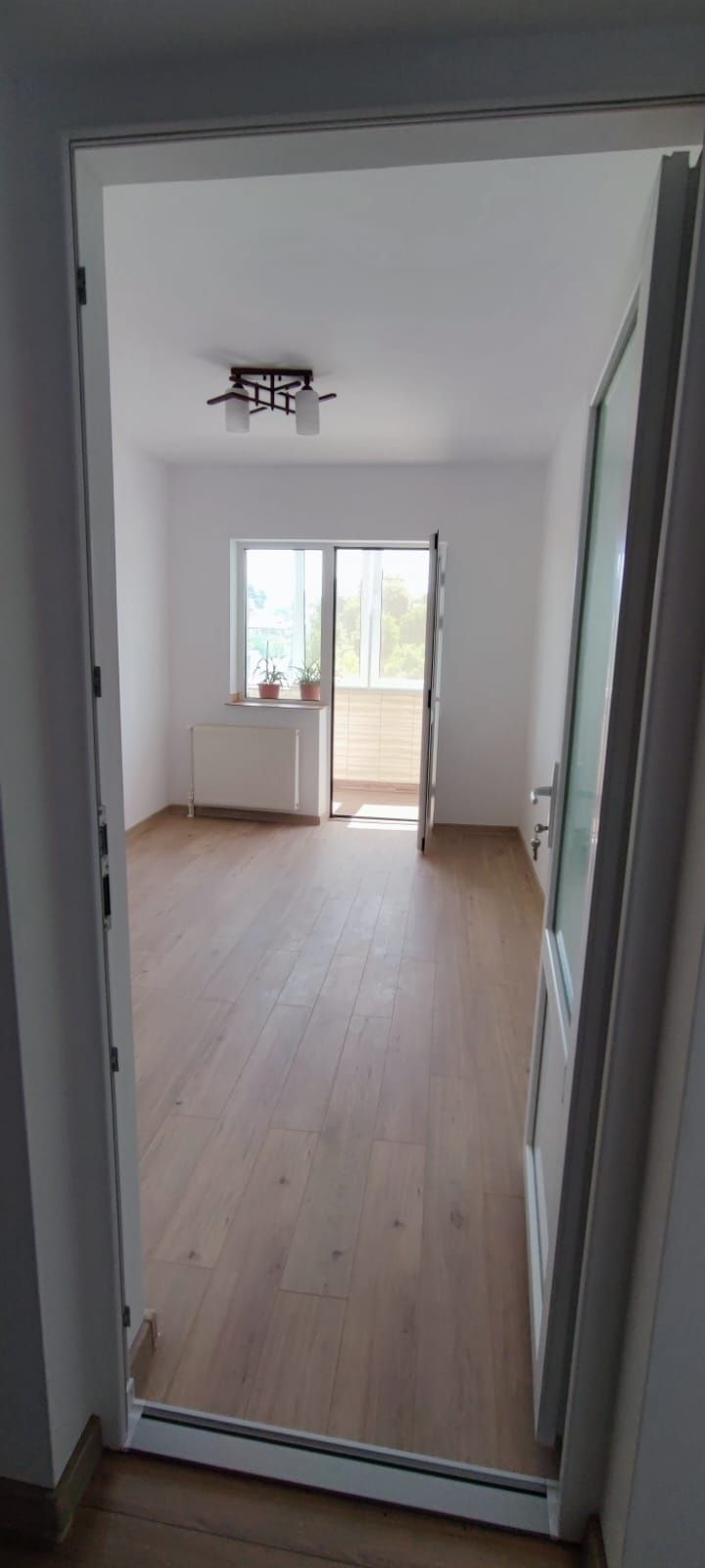 Apartament cu 3 camere decomandate
