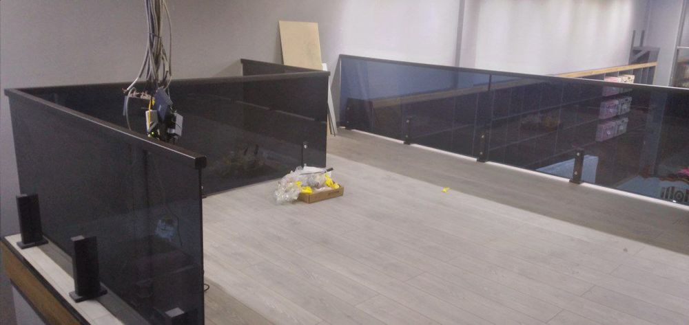 Стеклянные перила колйонный мастери