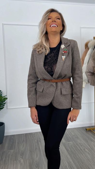 Sacou dama marime S-M din material potrivit sezonilui rece