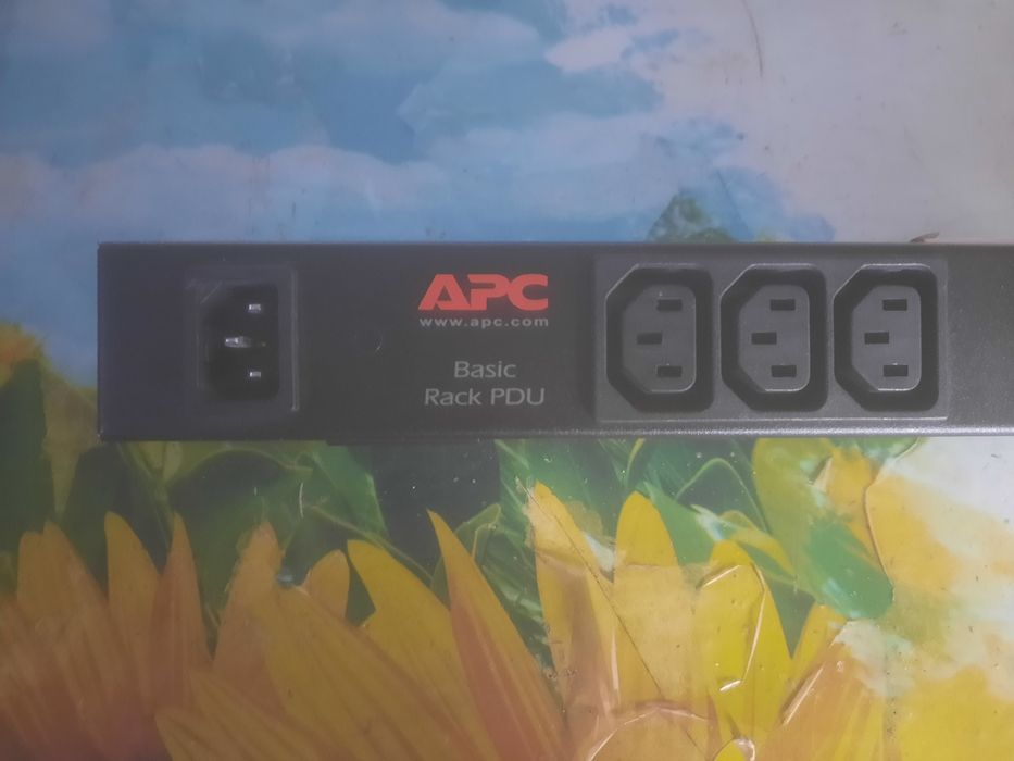 PDU Rack APC AP9568