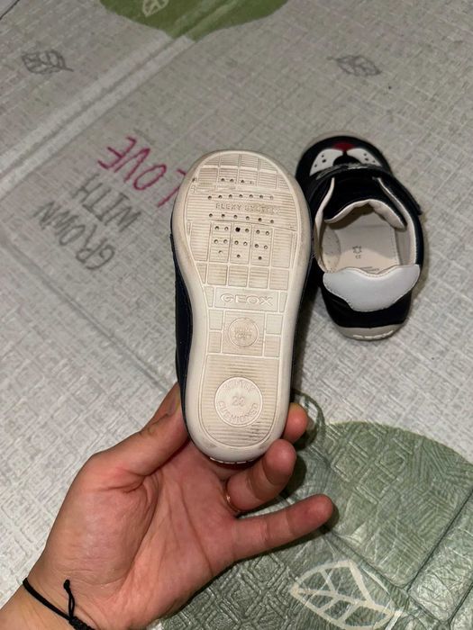 Vand GEOX in stare foarte buna, purtate o singura data.