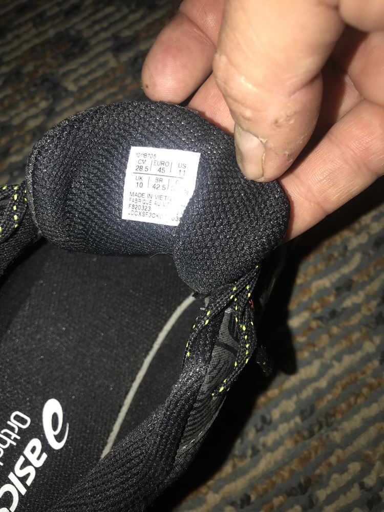 ASICS номер 45 дължина на стелките 28см