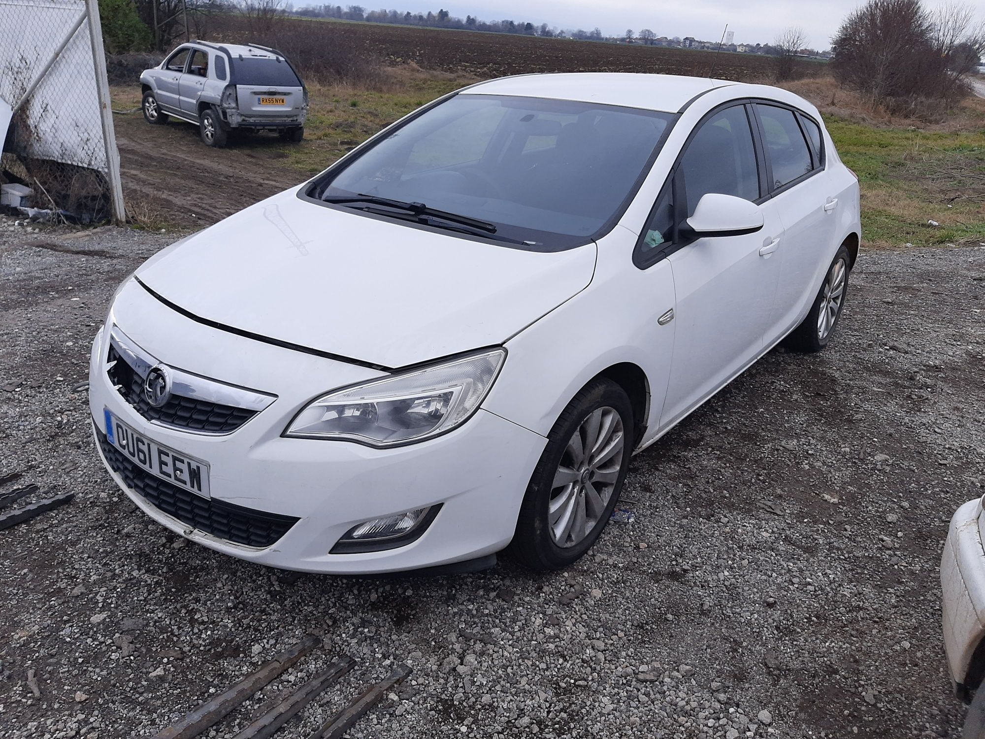 За части Opel Astra 1300 кубика дизел екофлекс 2011 година