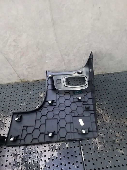 Capac stanga bord ford puma j2k cf7 l1tbs04317abw