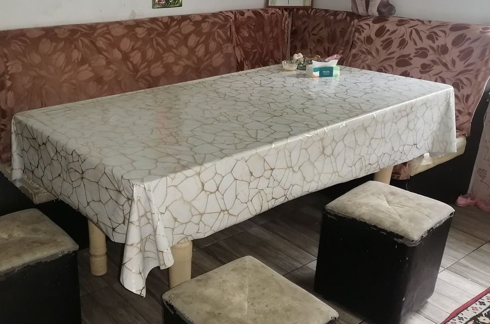 Продам стол  в хорошем состоянии