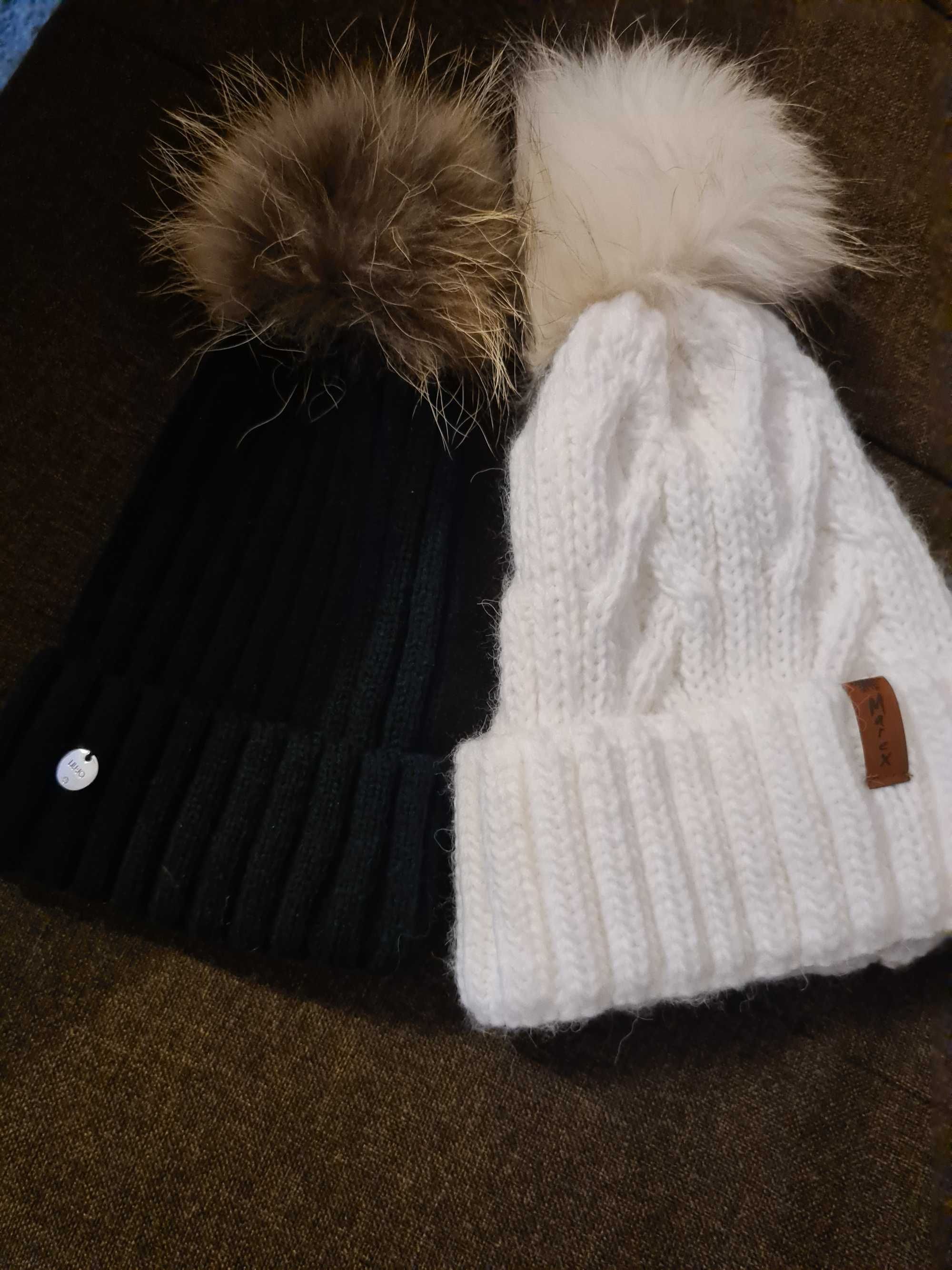 Топличка и мека зимна шапка с естествен помпон